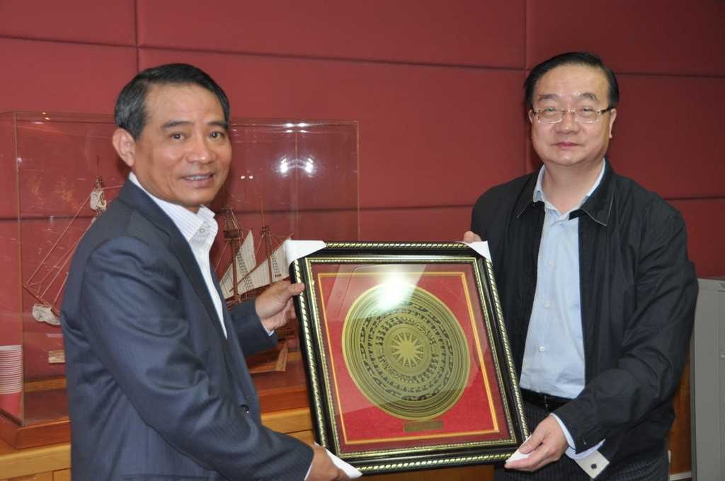 Thăm và làm việc với Tập đoàn Xây dựng Thiết kế Hiện Đại Thượng Hải