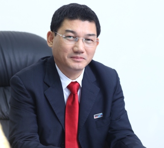 TS Phạm Huy Hùng - SN 1954, Đại biểu Quốc hội khoá XIII, Uỷ viên BCH Đảng uỷ khối doanh nghiệp T.Ư; Bí thư Đảng uỷ, Chủ tịch Hội đồng Quản trị Ngân hàng thương mại cổ phần Công thương Việt Nam.