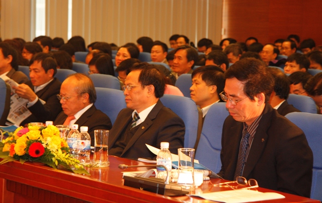 Đồng chí Nguyễn Văn Ngọc, Phó Bí thư Đảng ủy Khối và Đồng chí Trần Thanh Khê, Ủy viên Ban thường vụ, Trưởng Ban Tuyên giáo Đảng ủy Khối đến dự Hội nghị