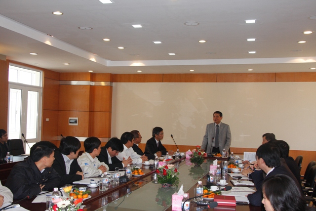 Sáng 11.12.2011 đồng chí Bí thư Đảng ủy Khối và Đoàn đến thăm và làm việc với Công ty Cổ phần Hóa dầu và Xơ sợi Dầu khí (PVTEXT) thuộc Tập đoàn Dầu khí Quốc gia Việt Nam