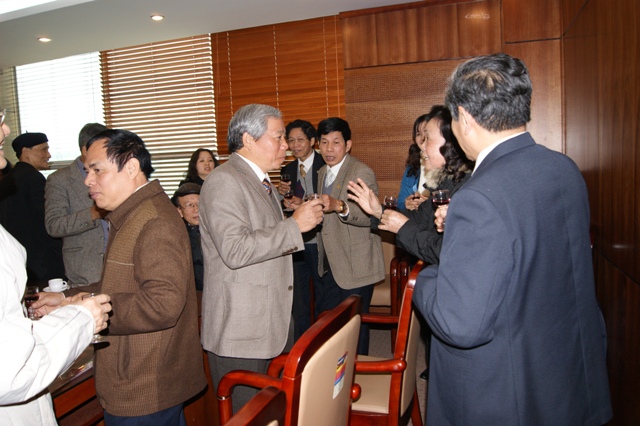 Không khí ấm áp, thân tình.