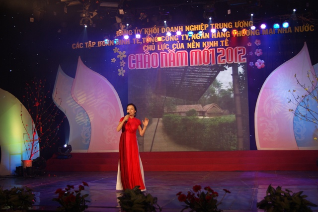 Tiết mục Lời ca dâng Bác do Ca sỹ Tân Nhàn biểu diễn