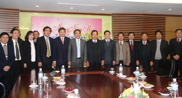 Đoàn đến thăm và chúc Tết Tập đoàn Sông Đà