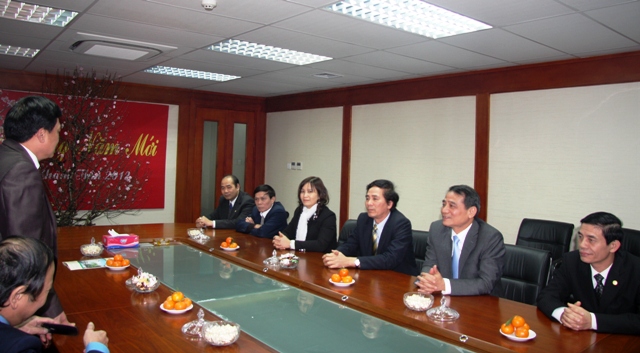 Đoàn đến thăm và chúc Tết Tổng Công ty Lương thực Miền Bắc