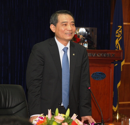 Đồng chí Trương Quang Nghĩa, Ủy viên Trung ương Đảng, Bí thư Đảng ủy Khối chúc mừng, biểu dương tập thể cán bộ, nhân viên và người lao động của Vinaconex đã đạt được trong năm qua.