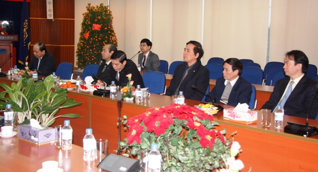 Các đồng chí trong Ban Thường vụ -  Trưởng các ban thuộc Đảng ủy Khối dự, làm việc tại Vinaconex