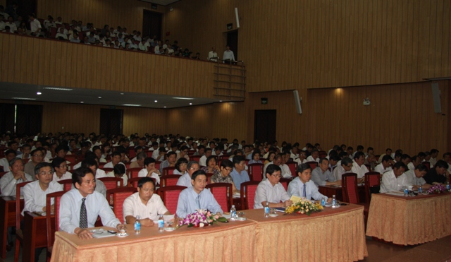 Các đồng chí trong Ban Thường vụ Đảng ủy Khối và toàn thể các đại biểu dự Hội nghị