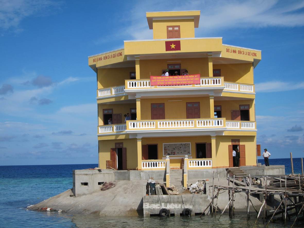 Công trình “Góp đá xây Trường Sa” do Báo Tuổi Trẻ phát động