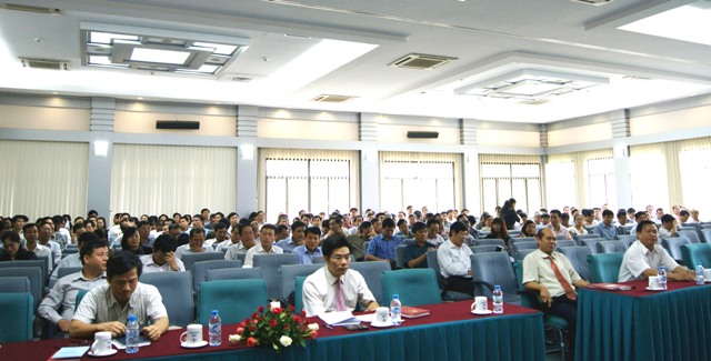 Các đại biểu dự hội nghị.