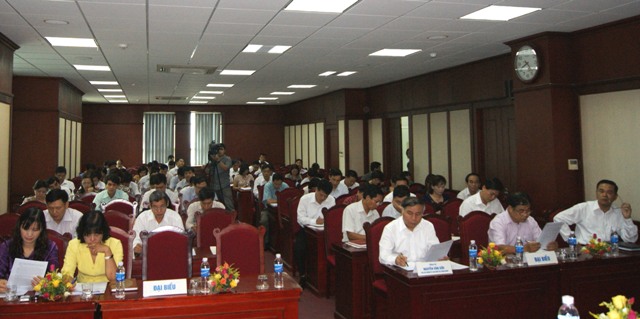 Các đại biểu dự hội nghị.