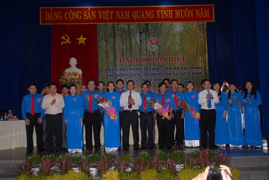 BCH Đoàn thanh niên VRG khóa VI, nhiệm kỳ 2012 – 2017 ra mắt Đại hội. 