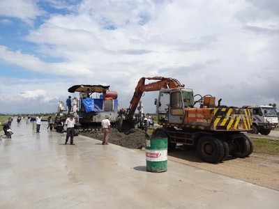 Độ bền của đường BTXM cao hơn đường asphan 3 - 4 lần. Ảnh: Hải Đăng