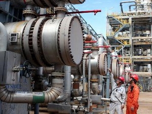 Một góc nhà máy lọc dầu Dung Quất. (Ảnh: Hà Thái/TTXVN)