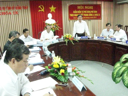 Ban Thường vụ Tỉnh ủy Đồng Tháp tổ chức hHội nghị kiểm điểm tự phê bình, phê bình. - Ảnh: Báo Đồng Tháp