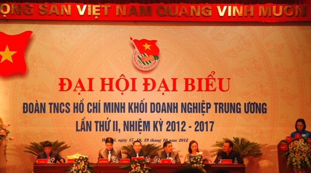 Đoàn chủ tịch Đại hội