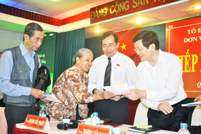 Chủ tịch nước Trương Tấn Sang với hơn 500 cử tri quận 1 và quận 3, thành phố Hồ Chí Minh