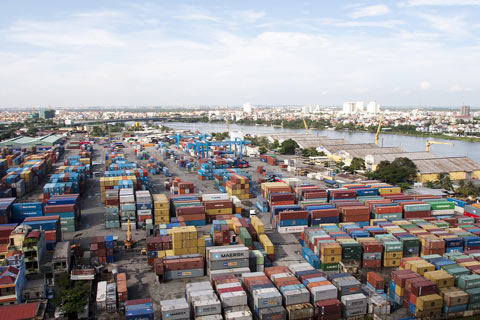 Khả thi vì tăng trưởng kinh tế có xu hướng cao hơn qua từng quý của năm 2012, tạo đà thoát đáy vượt dốc đi lên trong năm 2013 và tỷ lệ vốn đầu tư/GDP năm 2013 cao hơn của năm 2012 (30% so với 29,5%).