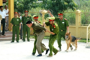 Diễn tập phòng chống tội phạm