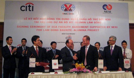 Quang cảnh buổi lễ ký kết