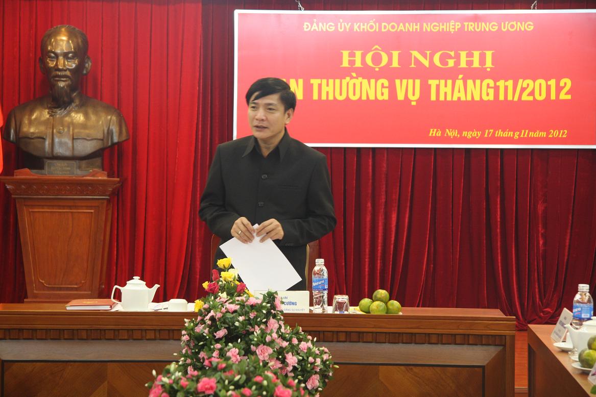 Đồng chí Bùi Văn Cường, Ủy viên dự khuyết Trung ương Đảng, Bí thư Đảng ủy Khối Doanh nghiệp Trung ương chủ trì Hội nghị