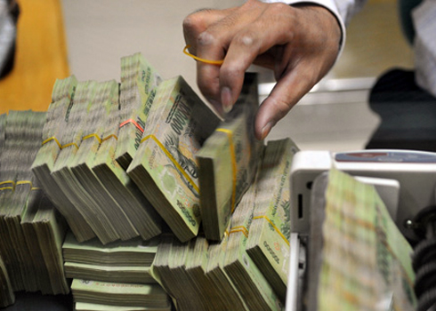 Việt Nam cần tập trung giải quyết hai nhiệm vụ quan trọng: Xử lý nợ xấu và tái cấu trúc nền kinh tế