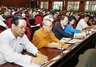 Khi có quá nửa tổng số đại biểu Quốc hội, đại biểu HĐND đánh giá “tín nhiệm thấp” thì người giữ chức vụ có thể xin từ chức.