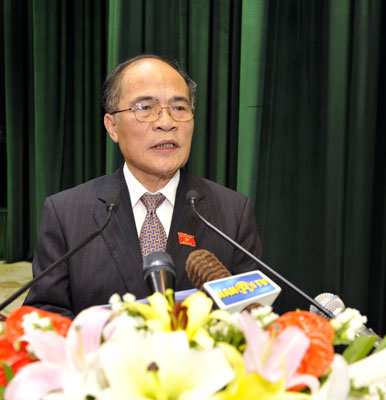 Chủ tịch Quốc hội Nguyễn Sinh Hùng