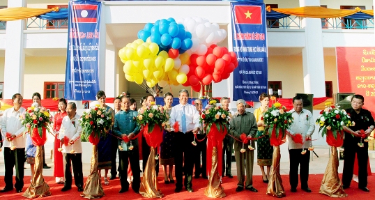 Lễ cắt băng khánh thành