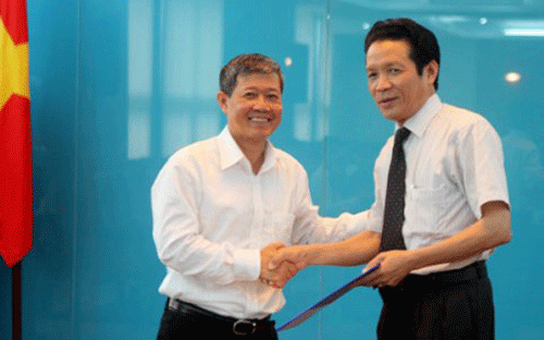 Ông Hoàng Vĩnh Bảo (phải) được bổ nhiệm làm Giám đốc VTC hồi tháng 5/2012