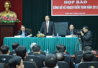 Kiểm toán Nhà nước (KTNN) sẽ tiến hành kiểm toán 143 đầu mối trong năm 2013 theo hướng chú trọng tính đúng đắn, trung thực, hợp lý của báo cáo quyết toán