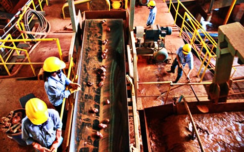 Mẻ alumina đầu tiên vừa được ra lò vào trung tuần tháng 12/2012