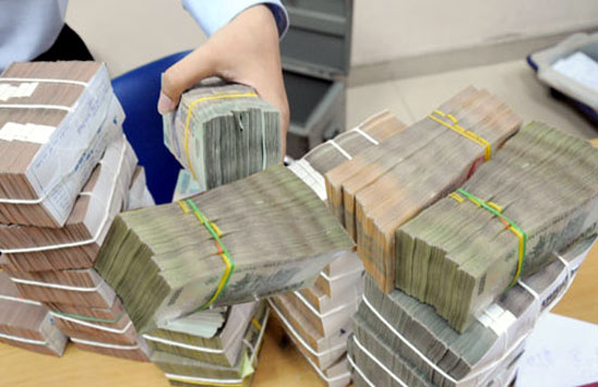 Kết hợp chính sách tài khóa và tiền tệ là cả 1 nghệ thuật đòi hỏi giám sát và quản lý chặt chẽ của Chính phủ .