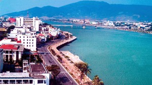 Ông Trần Bắc Hà - chủ tịch HĐQT BIDV - cho biết BIDV sẽ ưu tiên dành 11.300 tỉ đồng để hỗ trợ các doanh nghiệp Đà Nẵng thực hiện các dự án xây dựng hạ tầng đô thị như tuyến đường, khu đô thị, nhà ở xã hội…