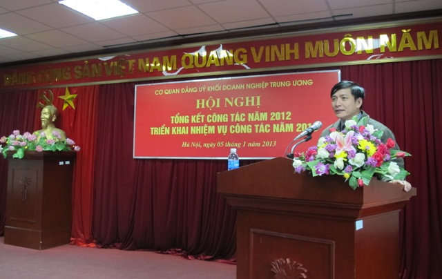 Đồng chí Bùi Văn Cường - Ủy viên dự khuyết Trung ương Đảng, Bí thư Đảng ủy Khối doanh nghiệp Trung ương phát biểu chỉ đạo Hội nghị