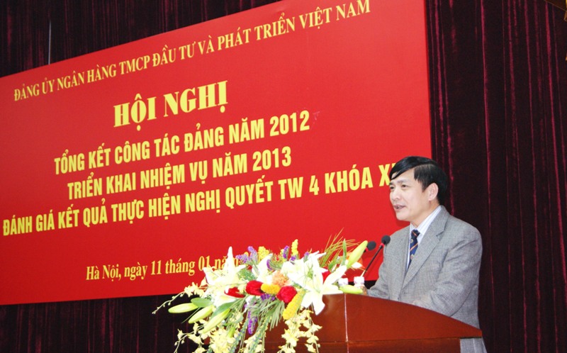 Đồng chí Bùi Văn Cường, Ủy viên dự khuyết Trung ương Đảng, Bí thư Đảng ủy Khối phát biểu chỉ đạo tại Hội nghị.