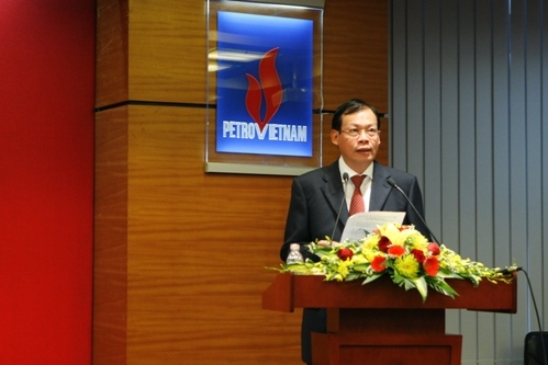 Đồng chí Phùng Đình Thực - UVTV Đảng ủy khối, Bí thư Đảng ủy, Chủ tịch HĐTV PVN cam kết thực hiện trách nhiệm và nghĩa vụ, góp phần đảm bảo sự thành công của dự án