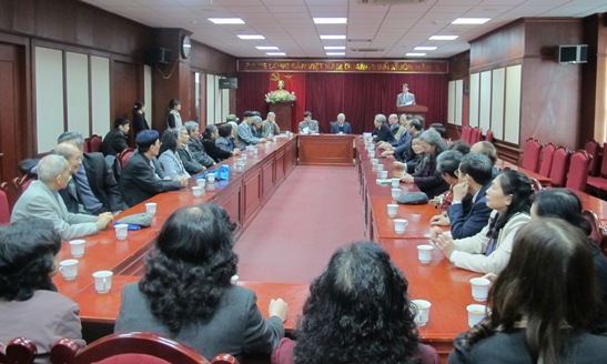 Đông đảo cán bộ hưu trí qua các thời kỳ của Đảng ủy Khối đến dự buổi gặp mặt 