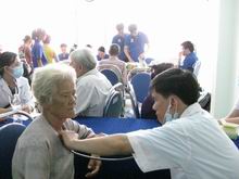 Thủ tướng yêu cầu ngành Y tế cần nêu cao tinh thần trách nhiệm và đạo đức nghề nghiệp