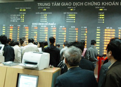 Dự thảo cũng quy định: Phạt tiền từ 1,5 - 2 tỷ đồng đối với tổ chức và phạt tiền từ 750 triệu đồng đến 1 tỷ đồng đối với cá nhân thực hiện hành vi giao dịch thao túng thị trường chứng khoán.