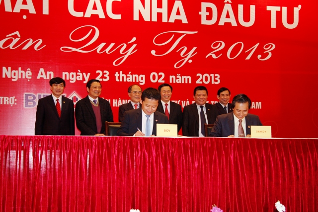 Thông qua Hội nghị gặp mặt đã có nhiều bản ký kết hợp tác giữa các nhà đầu tư và Tỉnh Nghệ An