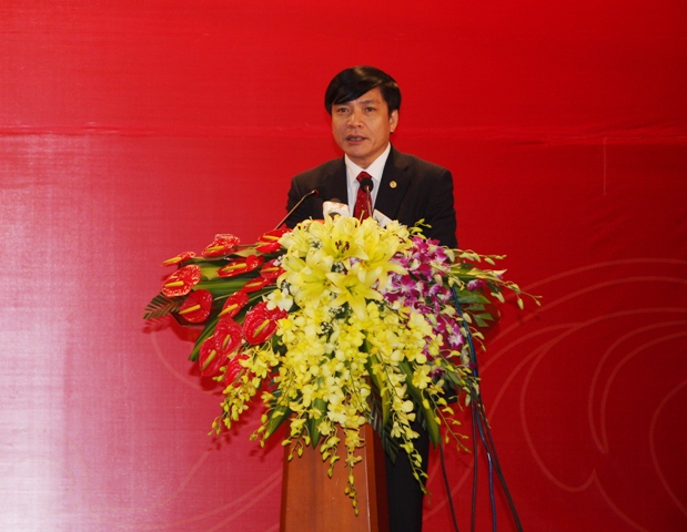 Đồng chí Bùi Văn Cường, Bí thư Đảng ủy Khối Doanh nghiệp Trung ương phát biểu tại Hội nghị