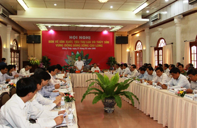 Phó Thủ tướng Hoàng Trung Hải đề nghị các cơ quan tham mưu cần rút kinh nghiệm, tạo điều kiện thuận lợi tối đa để công tác tạm trữ triển khai đúng tiến độ, đúng mục tiêu