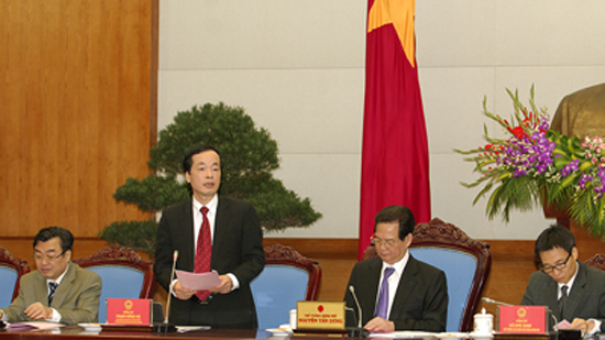 Lãnh đạo tỉnh Nam Định báo cáo về tình hình kinh tế - xã hội năm 2012 và kế hoạch năm 2013, cùng một số kiến nghị, đề xuất cụ thể