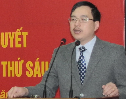 Phó cục trưởng Cục TCDN Bộ Tài chính Đặng Quyết Tiến trình bày chuyên đề