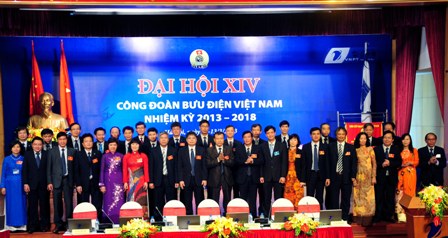 BCH khóa mới và đại biểu khách mời