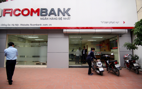 Ngân hàng Nhà nước có thể yêu cầu chủ sở hữu tổ chức tín dụng bị cho là yếu kém trình kế hoạch tái cơ cấu hoặc bắt buộc sáp nhập, hợp nhất, mua lại với các tổ chức tín dụng khác