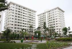 Cán bộ, công chức, viên chức trong cơ quan hành chính, sự nghiệp, cơ quan Đảng và đoàn thể hưởng lương từ ngân sách nhà nước được thuê, thuê mua nhà ở xã hội