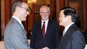 Chủ tịch nước Trương Tấn Sang đã tiếp ngài Đại sứ Demetrios James Marantis, quyền đại diện thương mại Mỹ đang ở thăm và làm việc tại Việt Nam