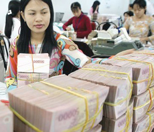 Các doanh nghiệp, tổ chức tín dụng có trách nhiệm và nghĩa vụ sử dụng vốn vay đúng mục đích, không được sử dụng vốn vay ngắn hạn để đầu tư cho các dự án trung và dài hạn