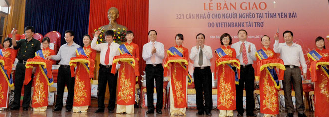 Lễ cắt băng khánh thành, bàn giao 321 nhà ở cho hộ nghèo tại Yên Bái.